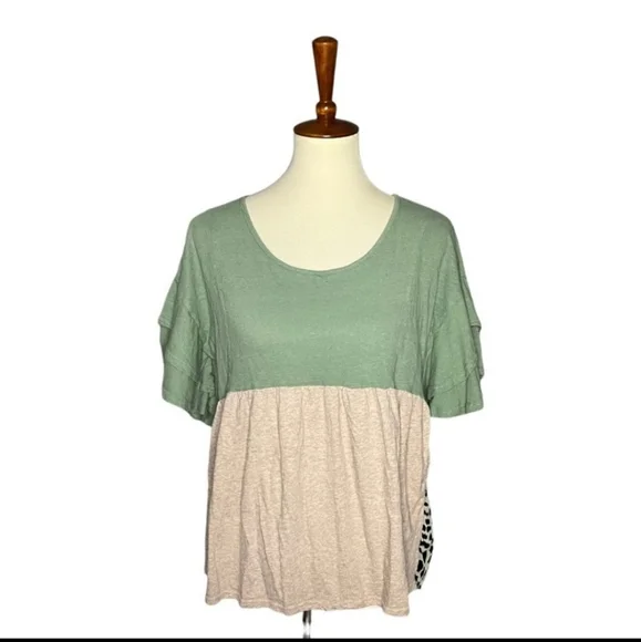UMGEE Linen Blend Tee in Green and Tan with Leopard Print Back Size Small EUC - Picture 1 of 3
